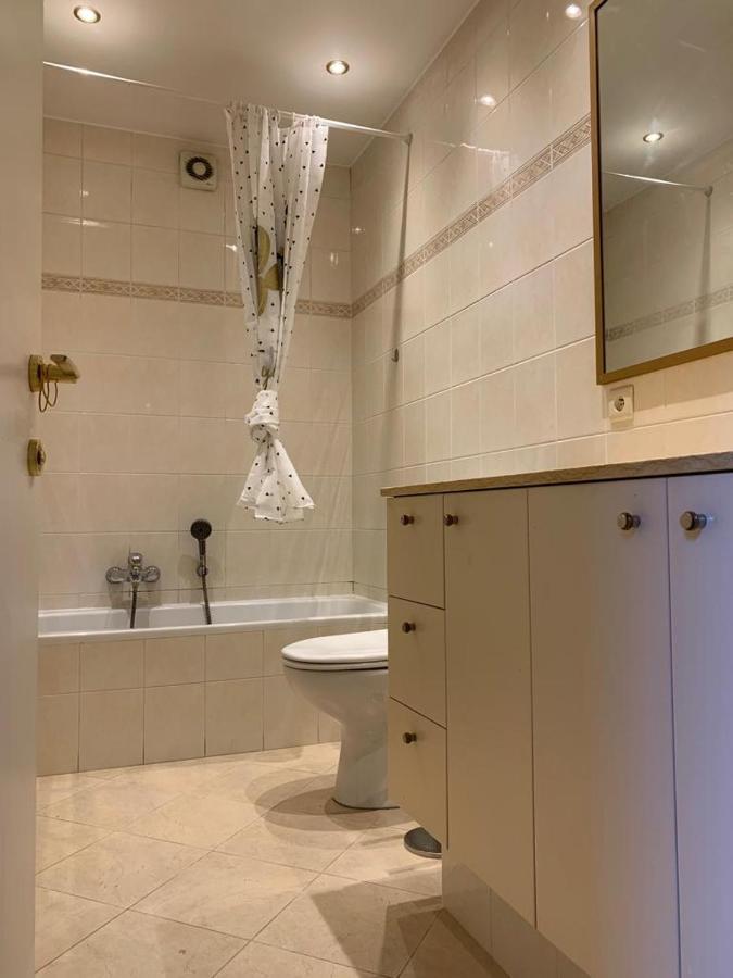 Lovely Two Bedroom With Free Parking Apartment Antwerp