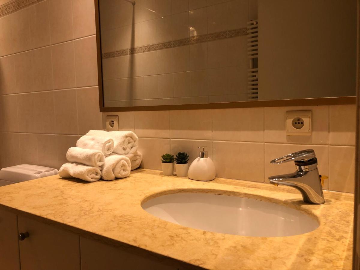 Lovely Two Bedroom With Free Parking * Antwerp