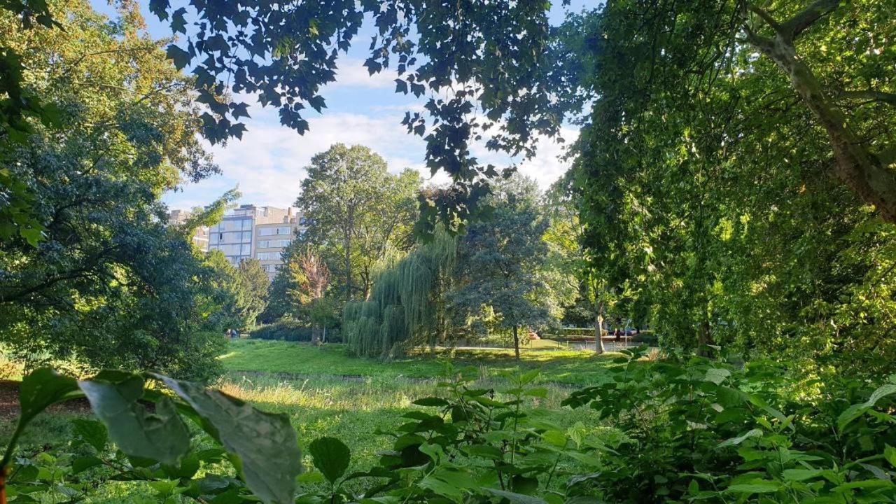 Lovely Two Bedroom With Free Parking *